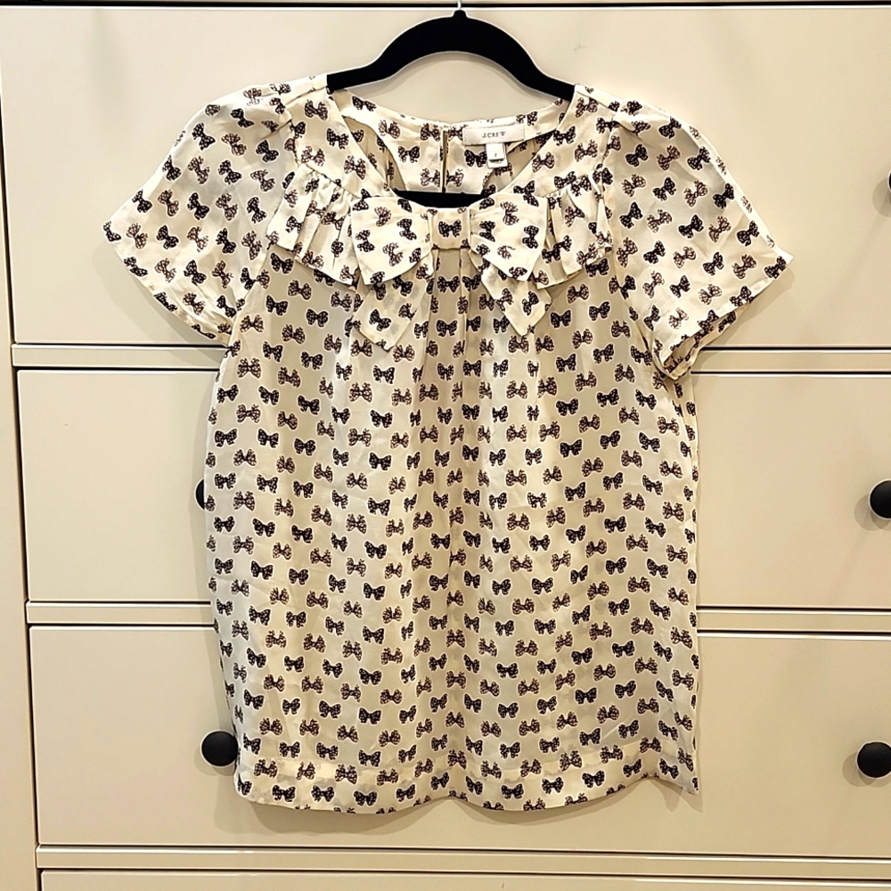 JCrew size 2 silky blouse (soie fabric)with bow print
